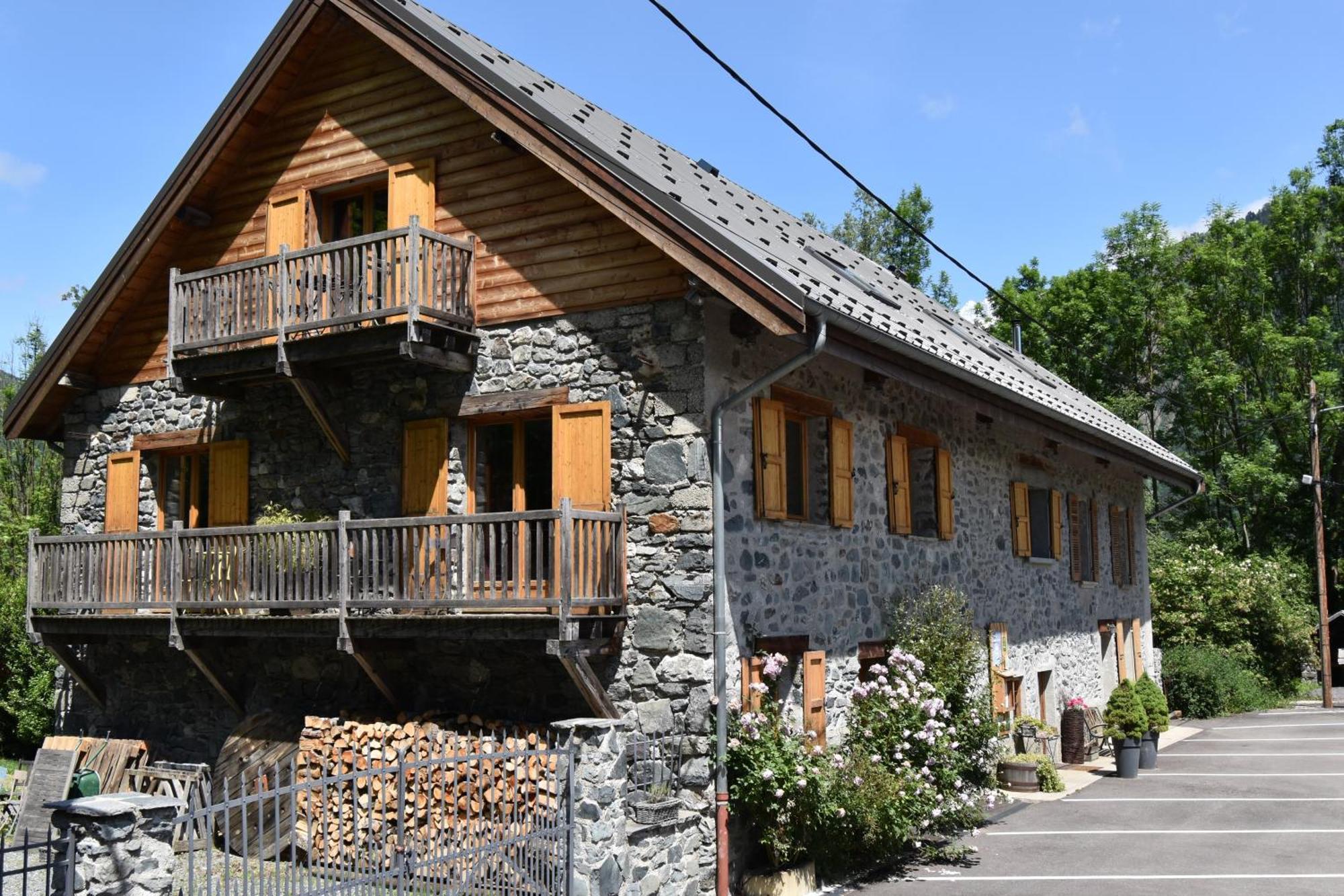 La Cle Des Bois Bed & Breakfast Le Bourg-dʼOisans Екстериор снимка