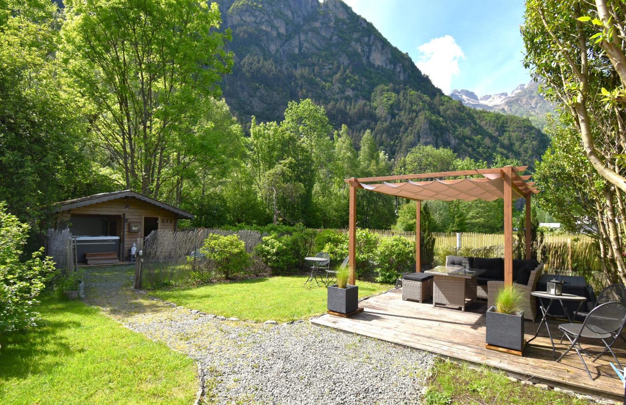 La Cle Des Bois Bed & Breakfast Le Bourg-dʼOisans Екстериор снимка